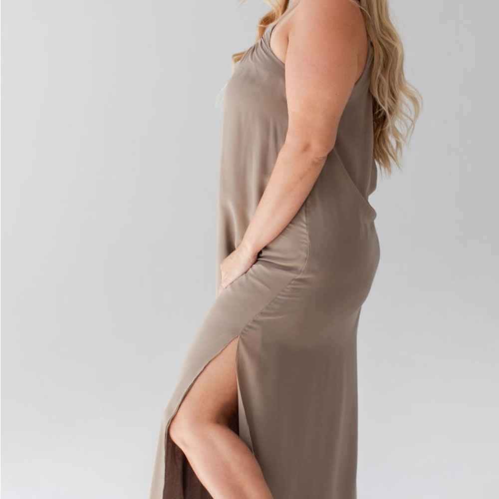 NWOT Beautiful Maxi dress!